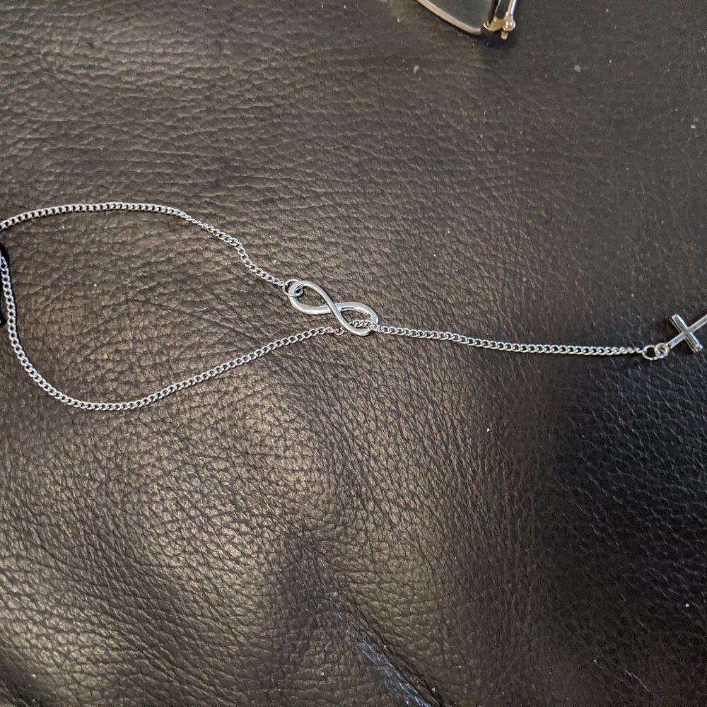 Infinity cross chain self-adjusting silver